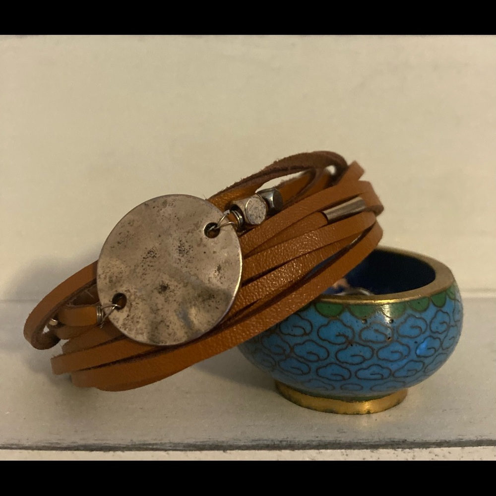 Magnetic clasp leather bracelet